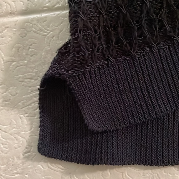 Ann Taylor navy sweater size large - Picture 3 of 3